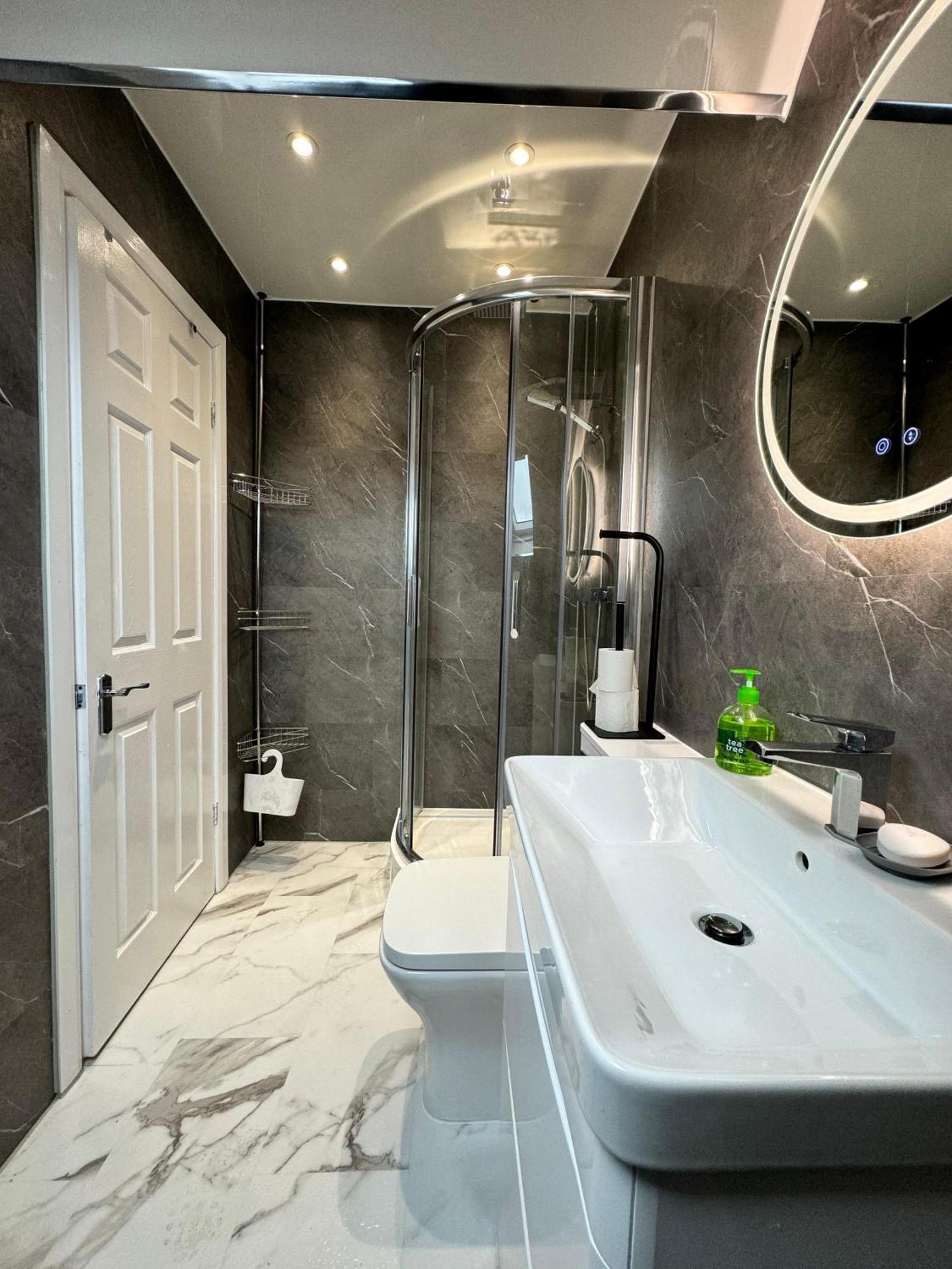 Luxury Ensuite Rooms @ Kingsley Terrace Newcastle upon Tyne Exterior foto